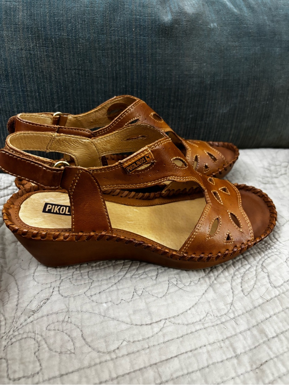 Pikolinos Margarita brown leather T Strap sandals - Picture 5 of 10